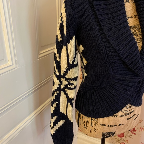 American Eagle | Chunky Navy and White Sweater - Picture 5 of 9